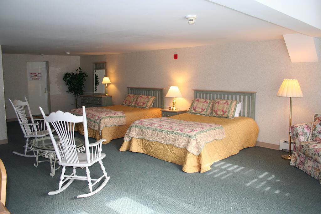 Visions Inn Cooperstown Room photo