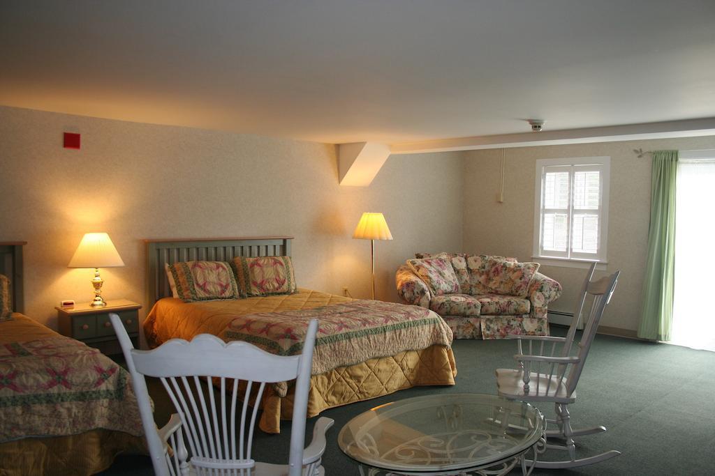 Visions Inn Cooperstown Room photo